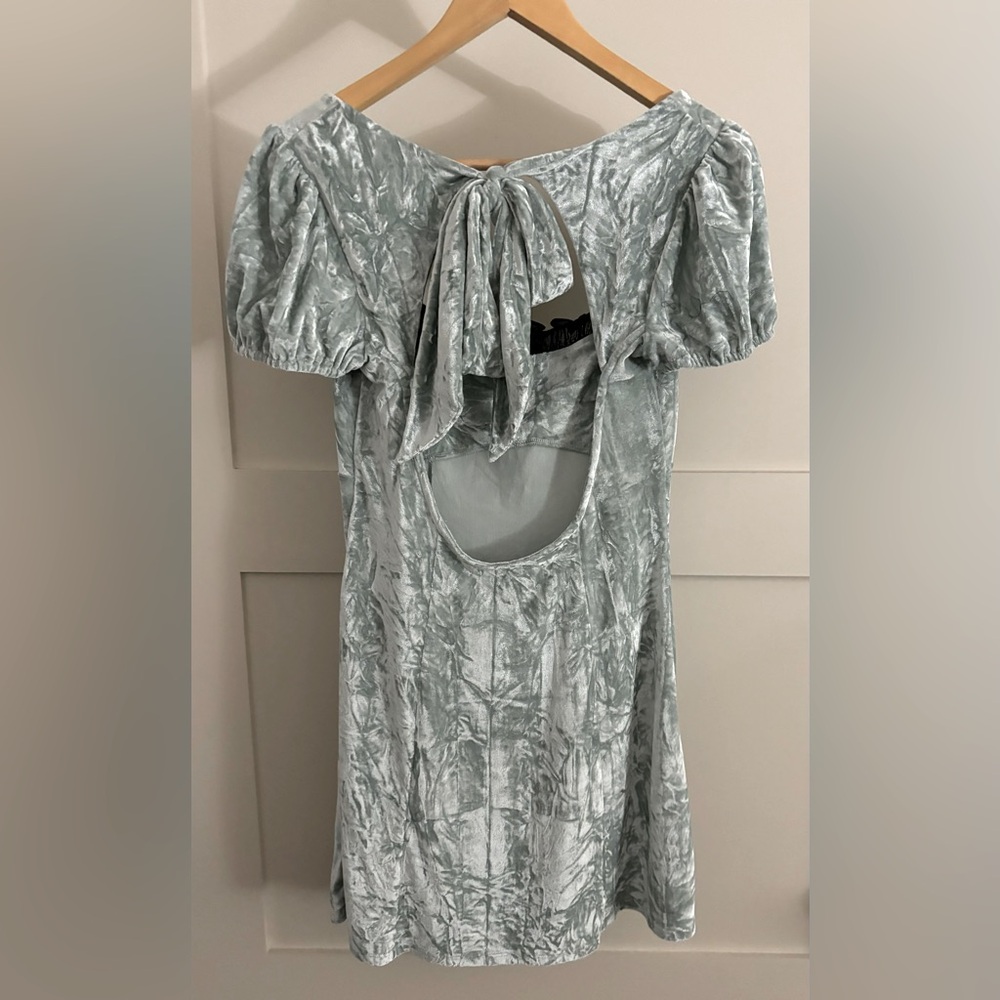 Kimchi Blue Jill Velvet Mini Dress NWOT Size M Green - Picture 6 of 9
